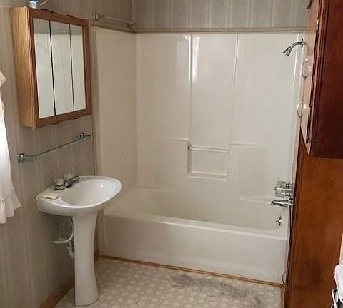 4th image of 203 Plum St