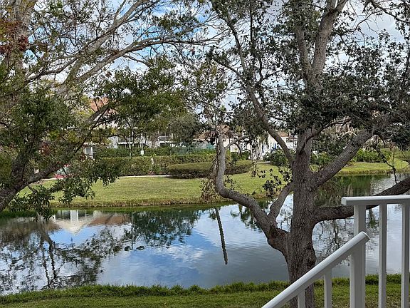 2nd image of 850 S Tamiami Trl APT 527