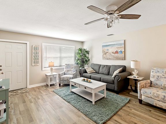 3rd image of 526 Conrad Rd