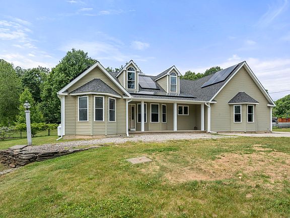 4th image of 893 Cronin Rd