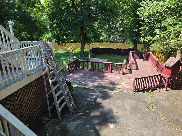 2 Linden Ave #5 — Photo 16