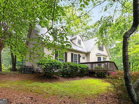 3rd image of 3999 Tall Pine Dr