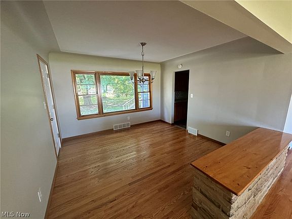 5th image of 4245 Elmwood Ave