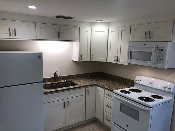 3rd image of 198 Fulton Dr SE Ste B