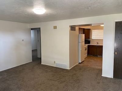 3rd image of 385 E 200 N APT 4