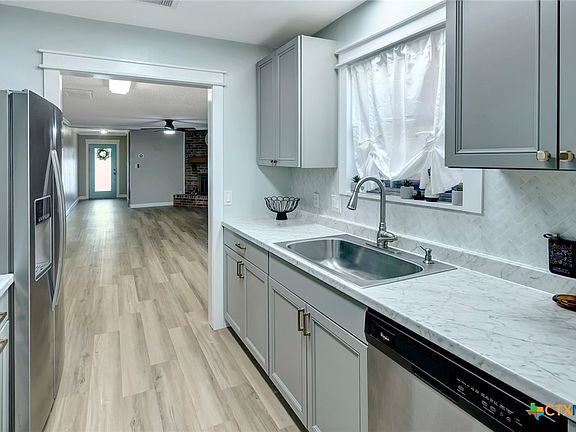 5th image of 17 Northshire St