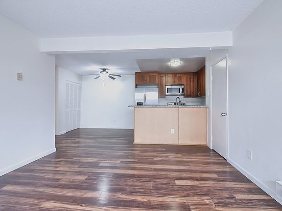 4th image of 3549 Castle Glen Dr Unit 125