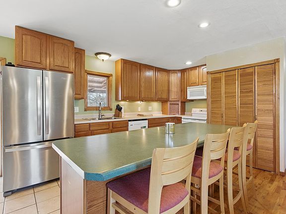 4th image of 1007 Park Hill Dr