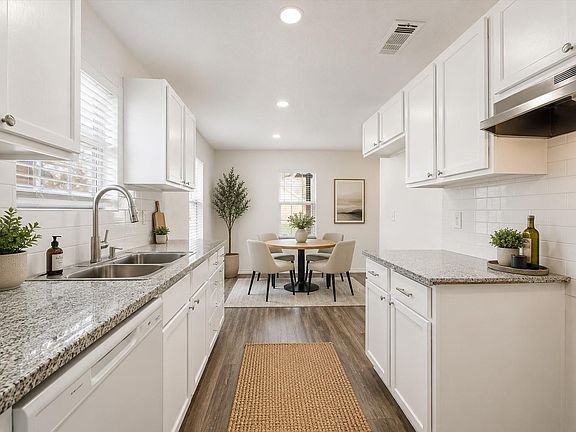 5th image of 815 Fields St