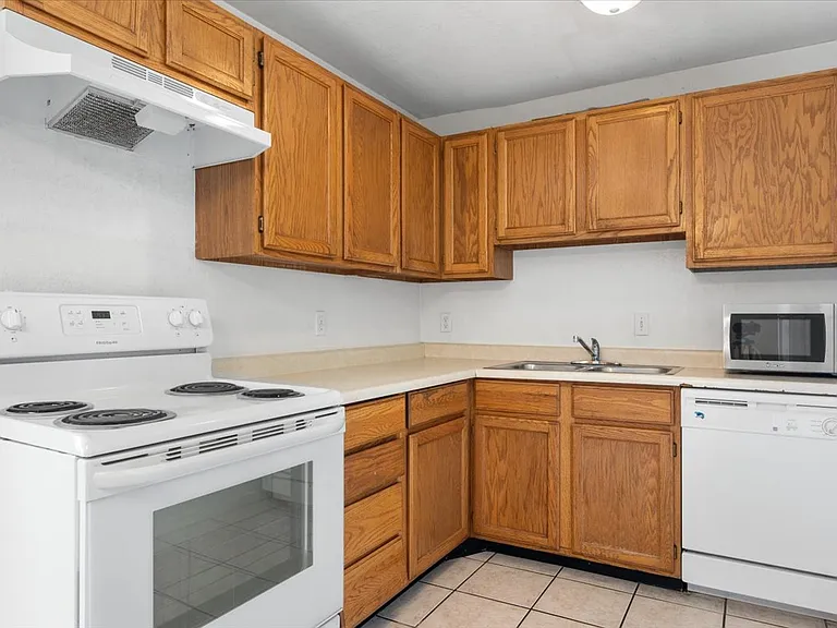 724 W 1720 N #213 — Photo 5