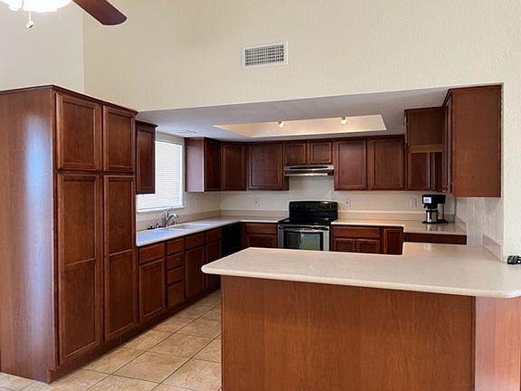 4th image of 2425 Seabring Dr