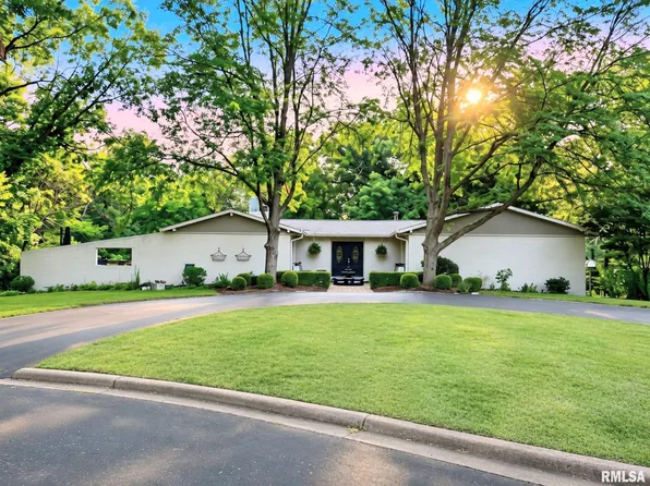 1322 W Hickory Trce, Dunlap, IL 61525