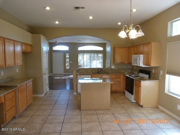 3rd image of 3290 S Laguna Dr