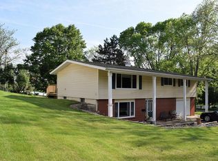 102 Crestview Dr NE, Mount Vernon, IA 52314