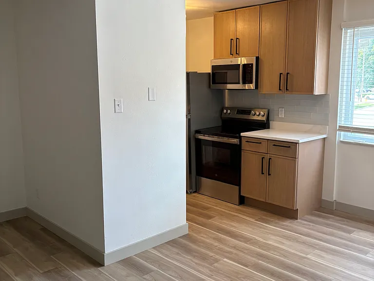 7377 Maple Ave #Q — Photo 4