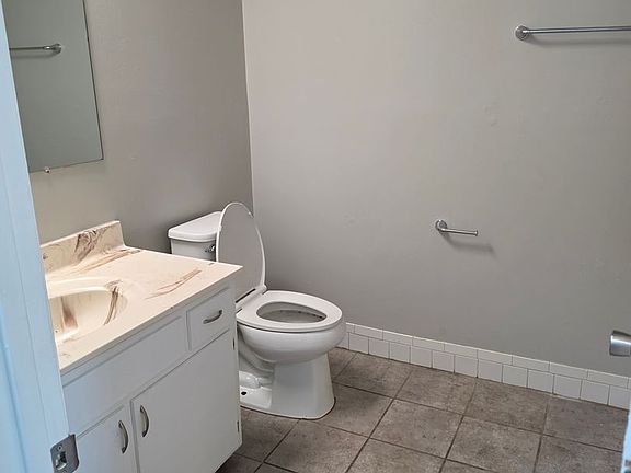 5th image of 144 Orchard Rd #6