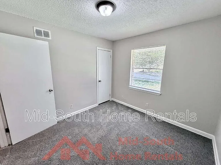 3191 Parham St — Photo 14