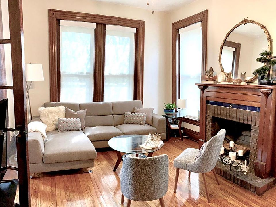1st image of 3720 Wyandotte St APT 2