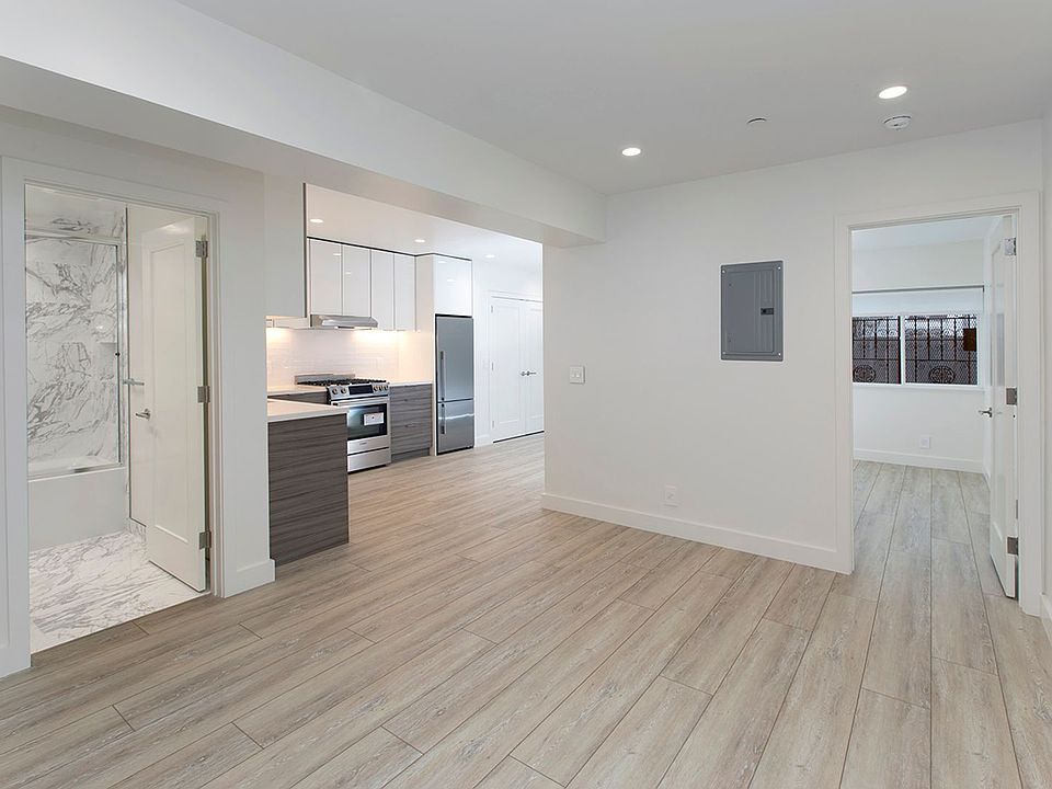 1st image of 470 23rd Ave #4