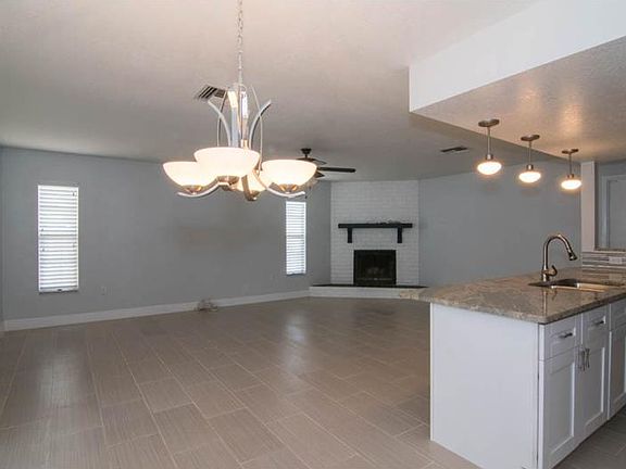 3rd image of 11714 Cypress Park St