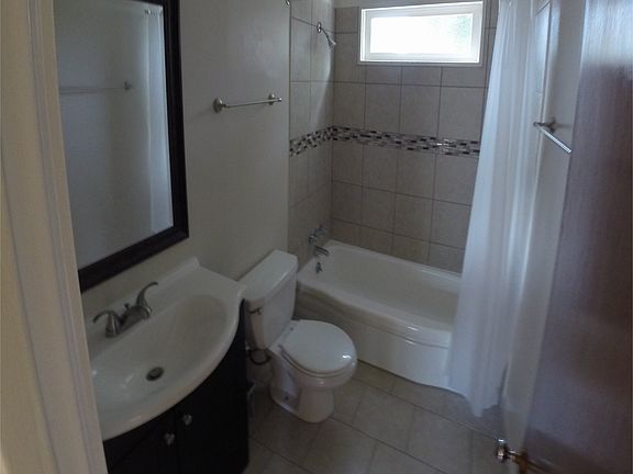 2nd image of 1032 Grenada Dr