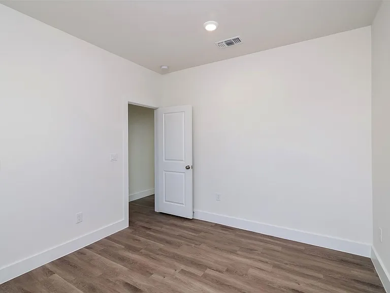 2722 Eastridge Blvd — Photo 17