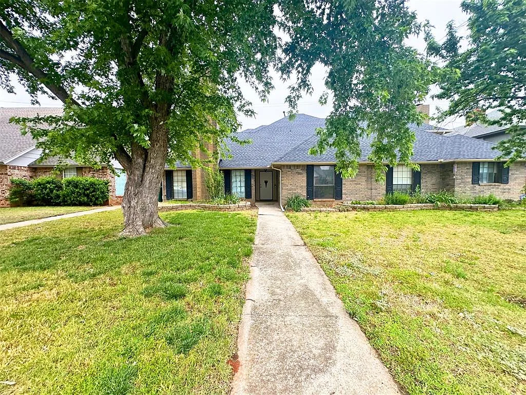 3 bed, 2.0 bath, 2046 sqft, $1,695 — Photo 3