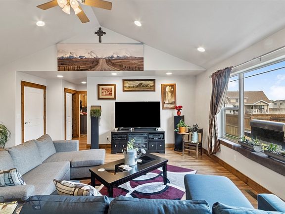 5th image of 1001 Las Campanas Dr