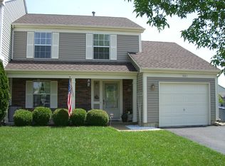 801 Benridge Ct, Mundelein, IL 60060