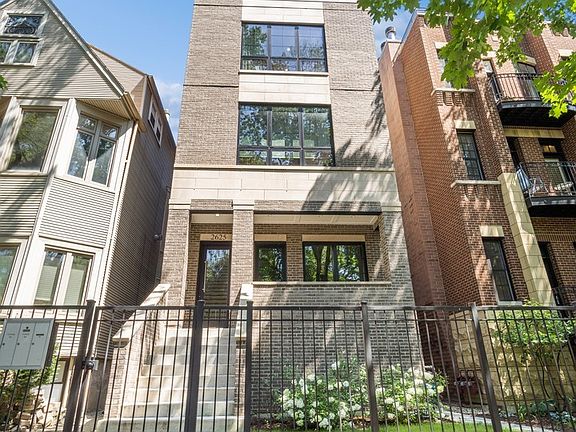 3rd image of 2625 N Wilton Ave #2