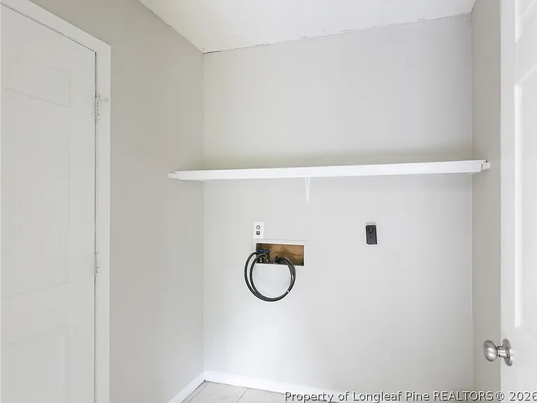 6714 Seaford Dr — Photo 12