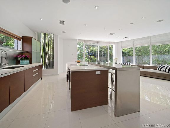 5th image of 2280 Tequesta Ln