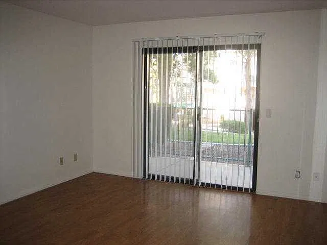 2841 Bluebonnet Dr — Photo 4
