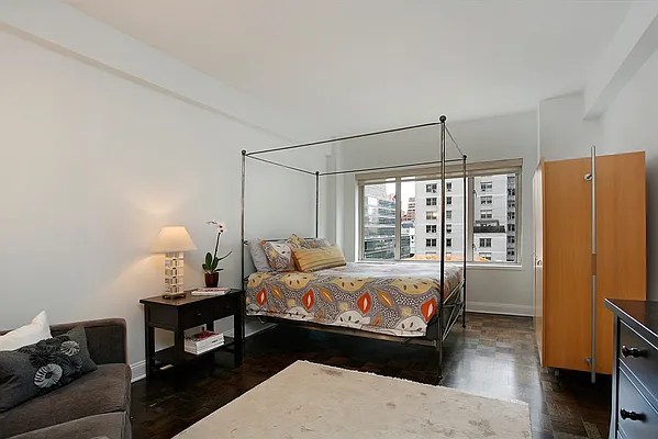 Sold by Corcoran | media 18