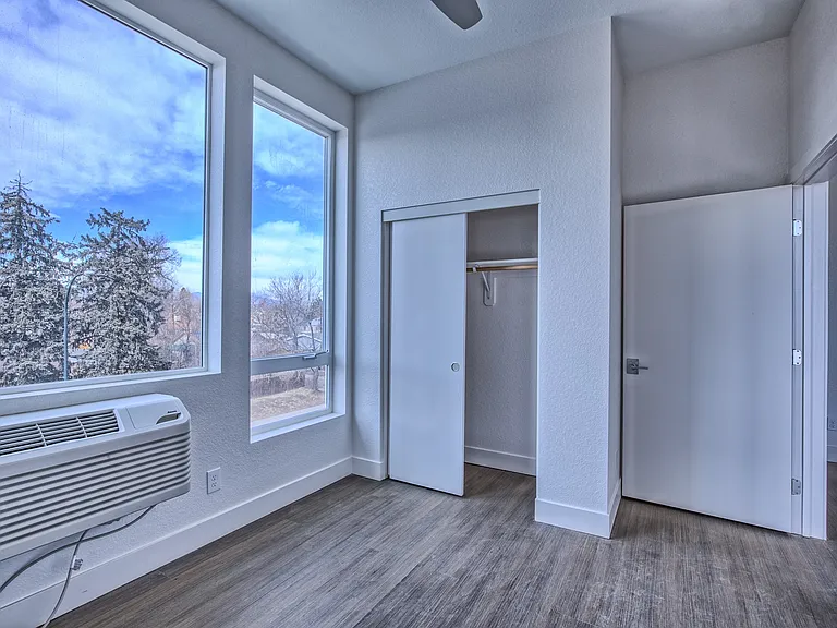 Sloan's Place Apartments — Photo 15