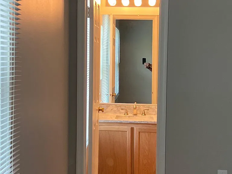 1031 Murdoch Ct — Photo 17