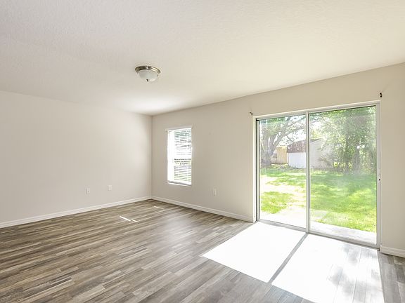 2nd image of 172 Bird Of Paradise Dr