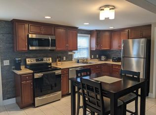 34 River Rd, Taunton, MA 02780