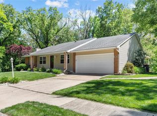 1101 Merlin Ln, Godfrey, IL 62035