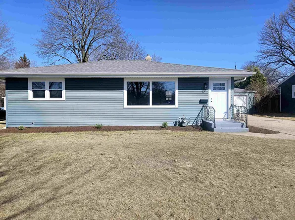 2403 Bell Ave, Rockford, IL 61103