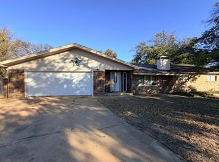 2412 Lockwood St, Tahoka, TX 79373