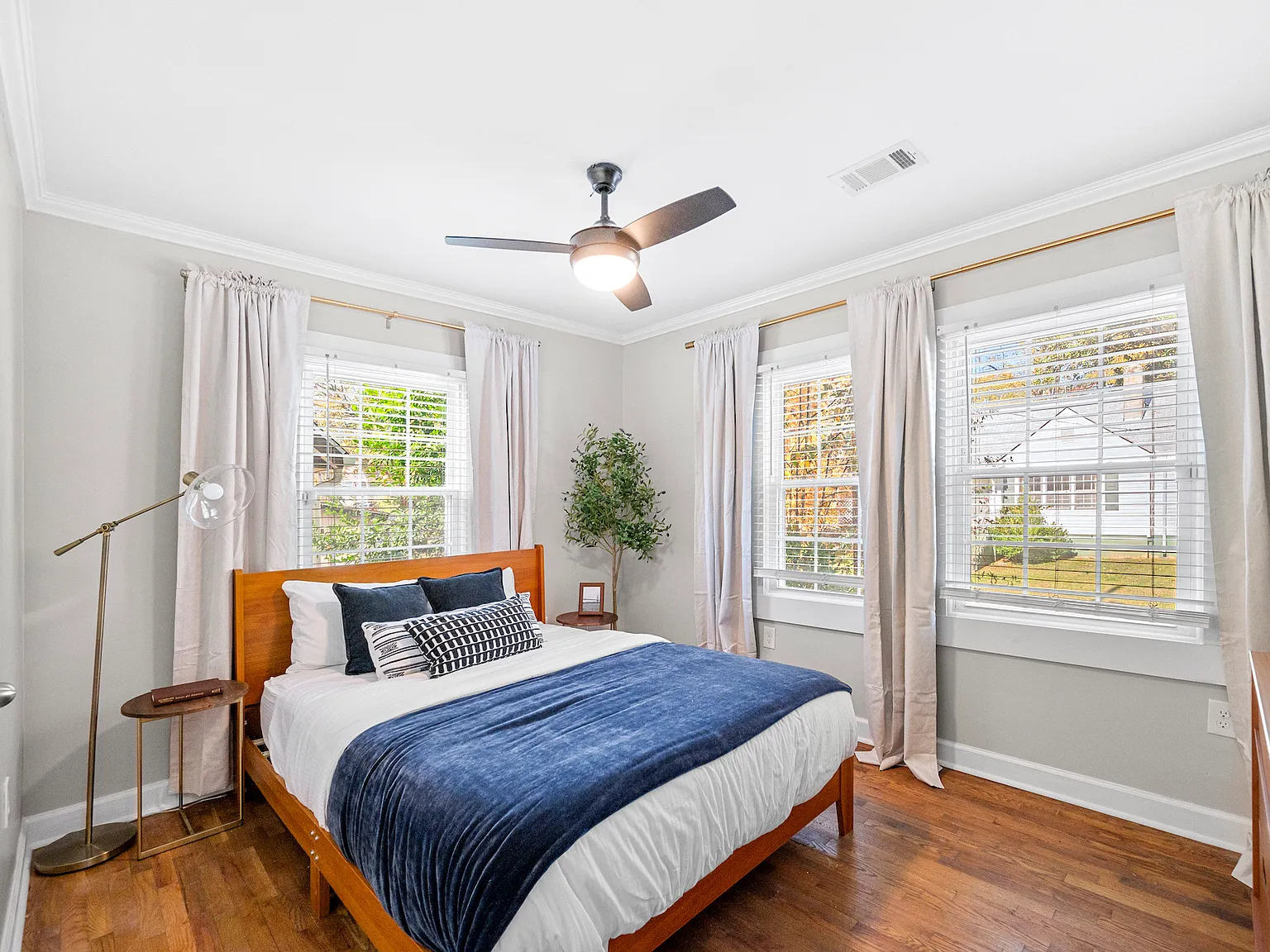 3 bed, 1460 sqft, $4,500 — Photo 3