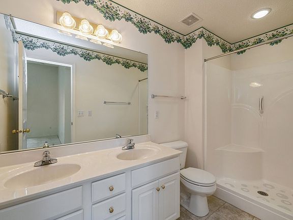 3rd image of 9428 Ironwood Ln