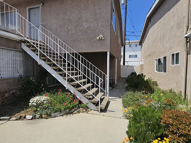21007 Ladeene Ave #C — Photo 3