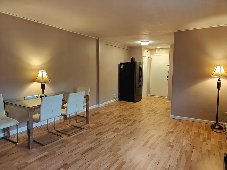 3021 Edwin Ave #5C — Photo 2