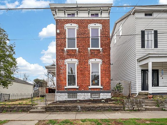 3rd image of 407 E 17th St