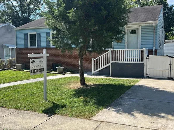 7003 Fairwood Rd, Hyattsville, MD 20784