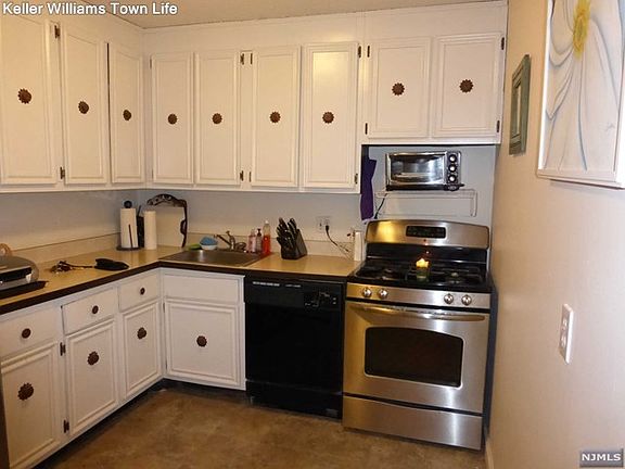 3rd image of 555 North Ave APT 23C