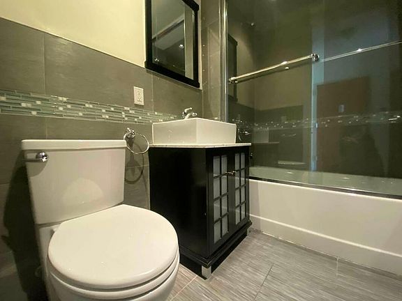 4th image of 303 Stanhope St #D2c