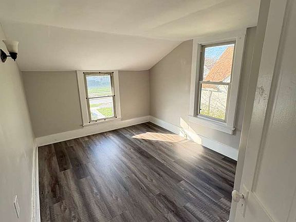 4th image of 29007 Foxboro Dr